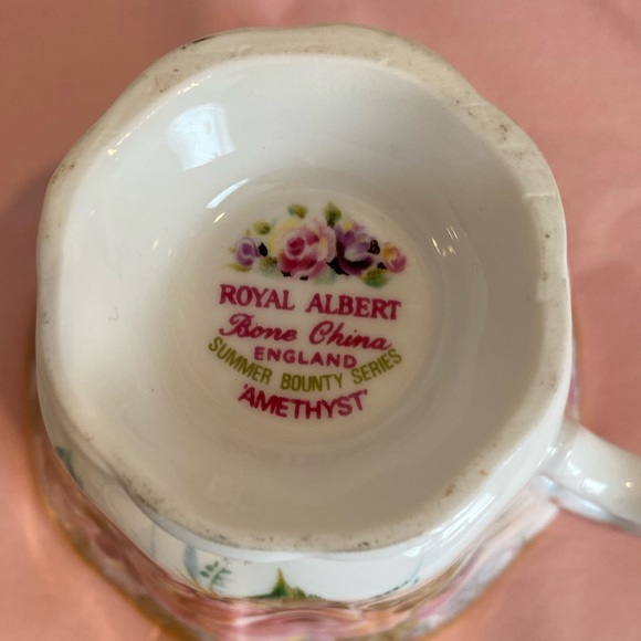 *Rare* EUC Royal Albert Teacup and Saucer Summer Bounty Series in “Amethyst” - Picture 7 of 7